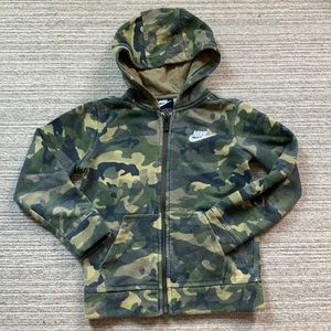 Nike KIDS size 7 Camo Hoodie